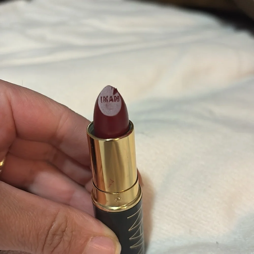 IMAN Matte Luxury Lipstick Color Aphrodisiac
